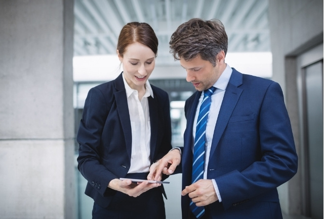 Trading instrument selection and market overview screen